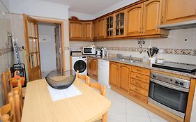 Apartamento T2 em condomínio fechado.